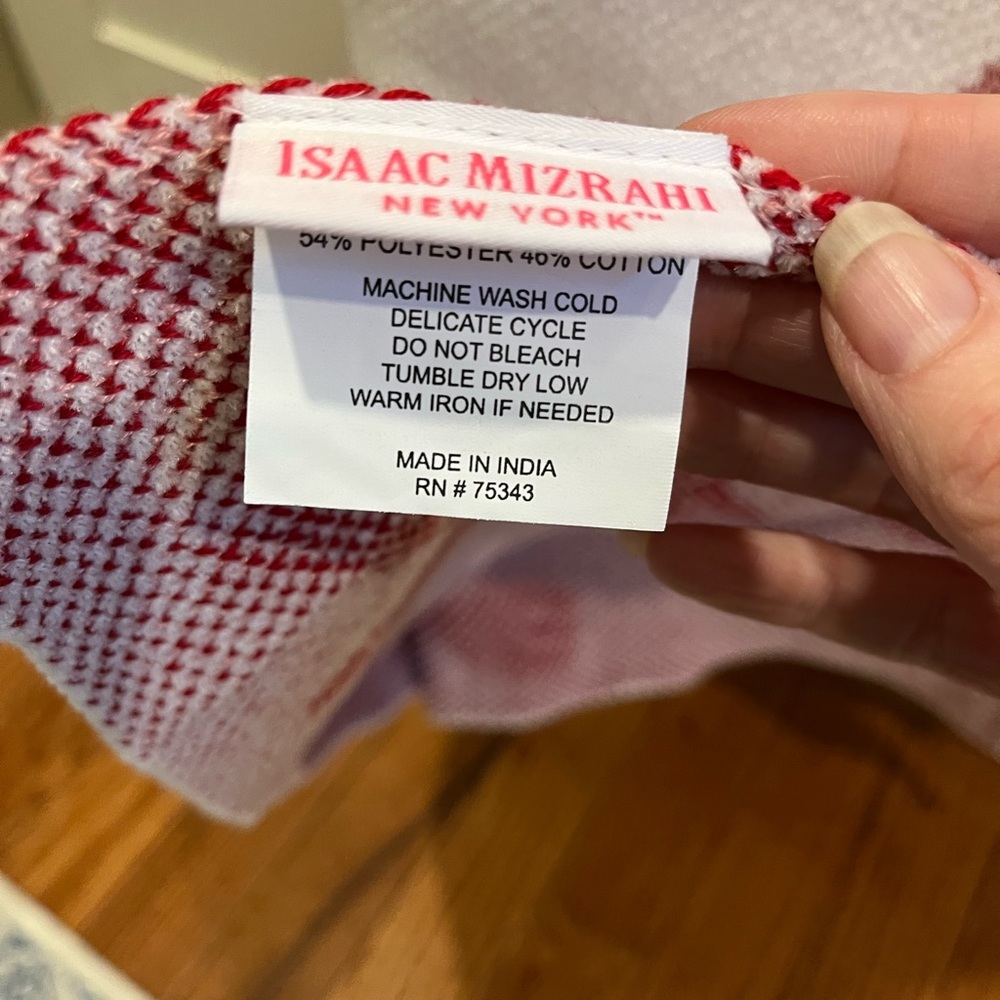 Isaac Mizrahi White and Red Bow Throw, NWT - Picture 4 of 8